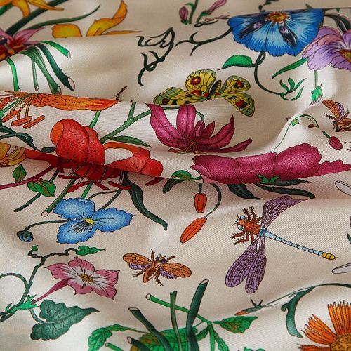 Шелк твил Gucci Flora платочный купон 064-19152 черный бордюр