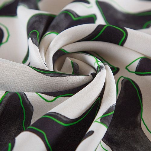 Креп 026-16218 молочный принтованный